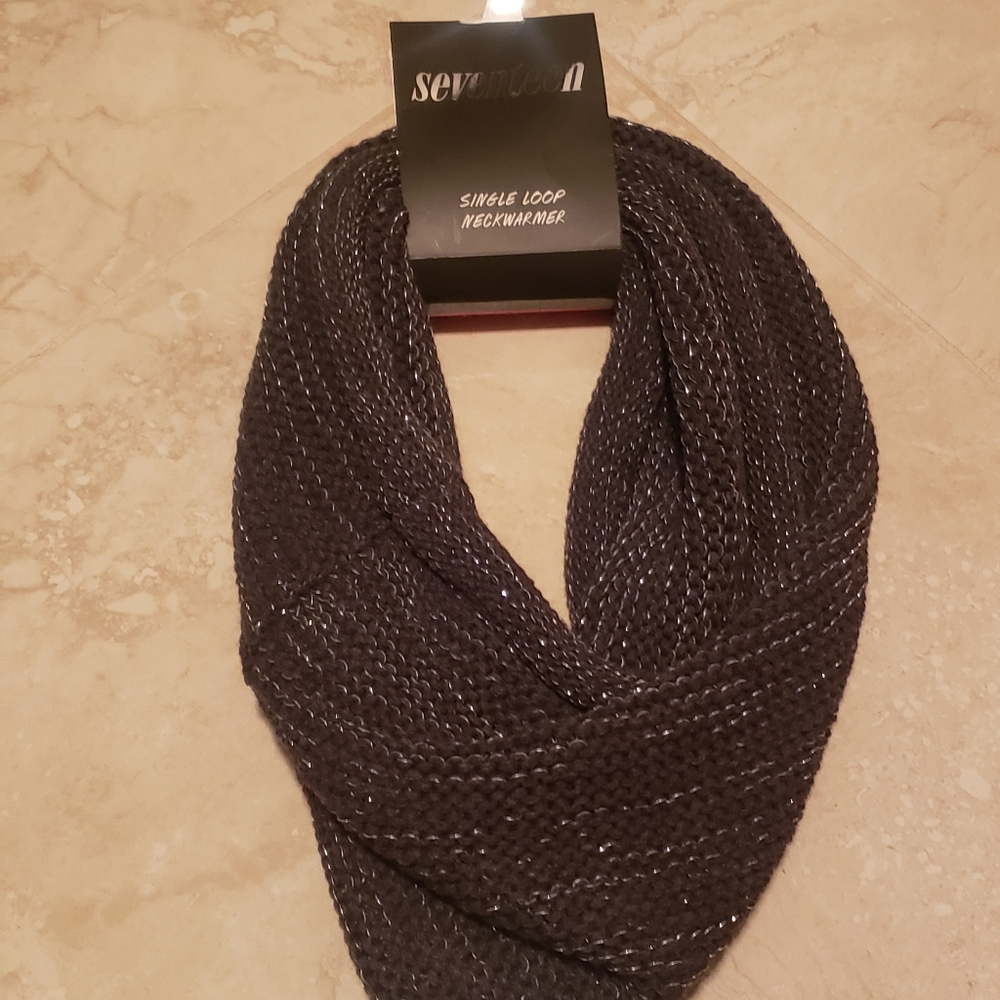 Seventeen Neck Warmer 3 in 1